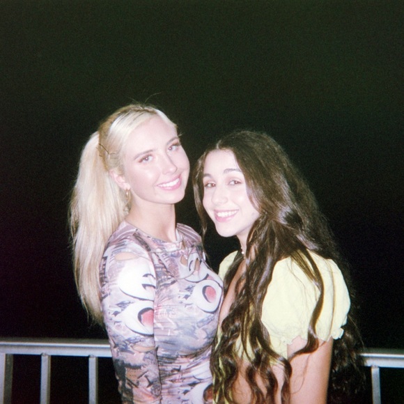 Meet the Posher - Picture 2 of 4